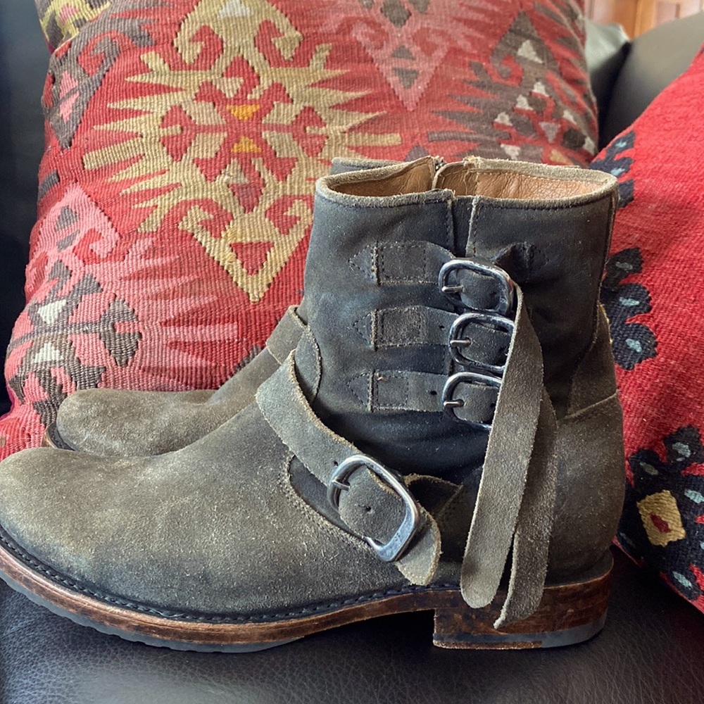 FRYE Veronica Strap Short, Suede leather Biker Boots, khaki, 9 🔆
